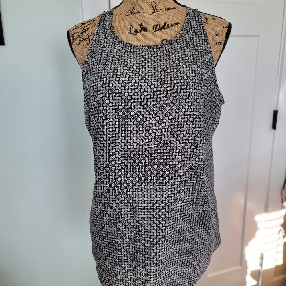 🛍️ BUNDLE ONLY -Old Navy womens sleeveless white/black blouse,  size Large (L)